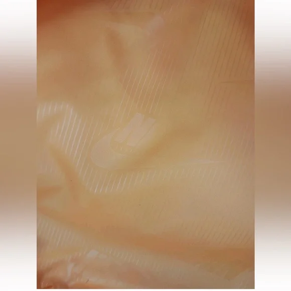 Nike PrimaLoft 🔥 Sportswear Club Water Repellent Yellow Puffer Vest FB7373-739 - Picture 11 of 13